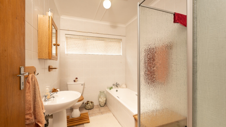 3 Bedroom Property for Sale in Struisbaai Western Cape